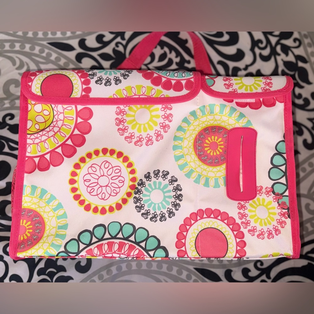 Thirty-One Pack n’ Pull Caddy in Citrus Medallion
